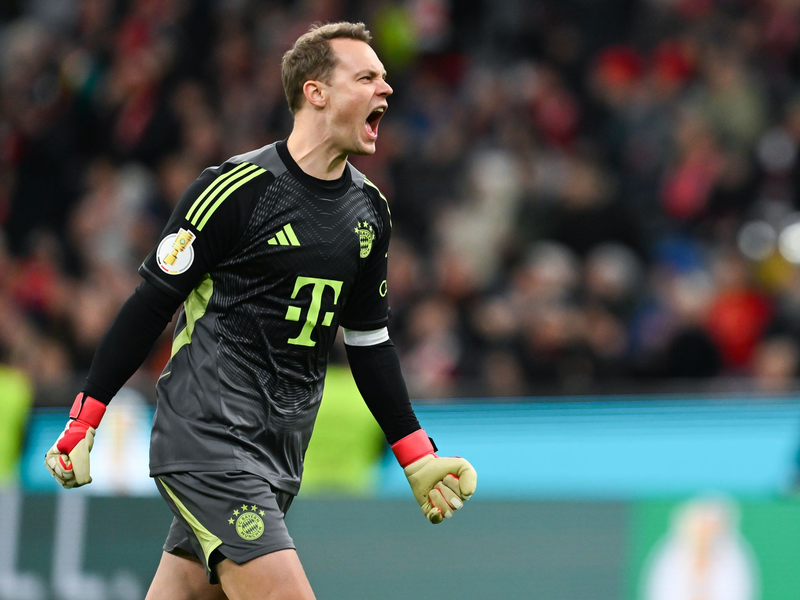 Manuel Neuer jubelt nach dem Einzug ins DFB-Pokal-Halbfinale. - Foto: Sven Hoppe/dpa