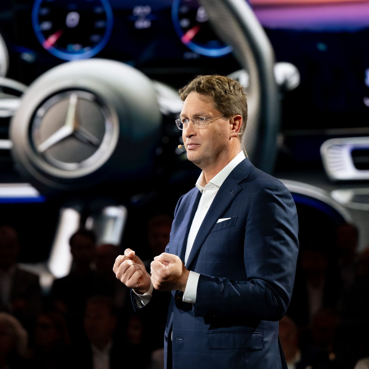 Mercedes-Chef Ola Källenius: «Effizienz, Geschwindigkeit und Flexibilität» (Archivbild) - Foto: Sven Hoppe/dpa