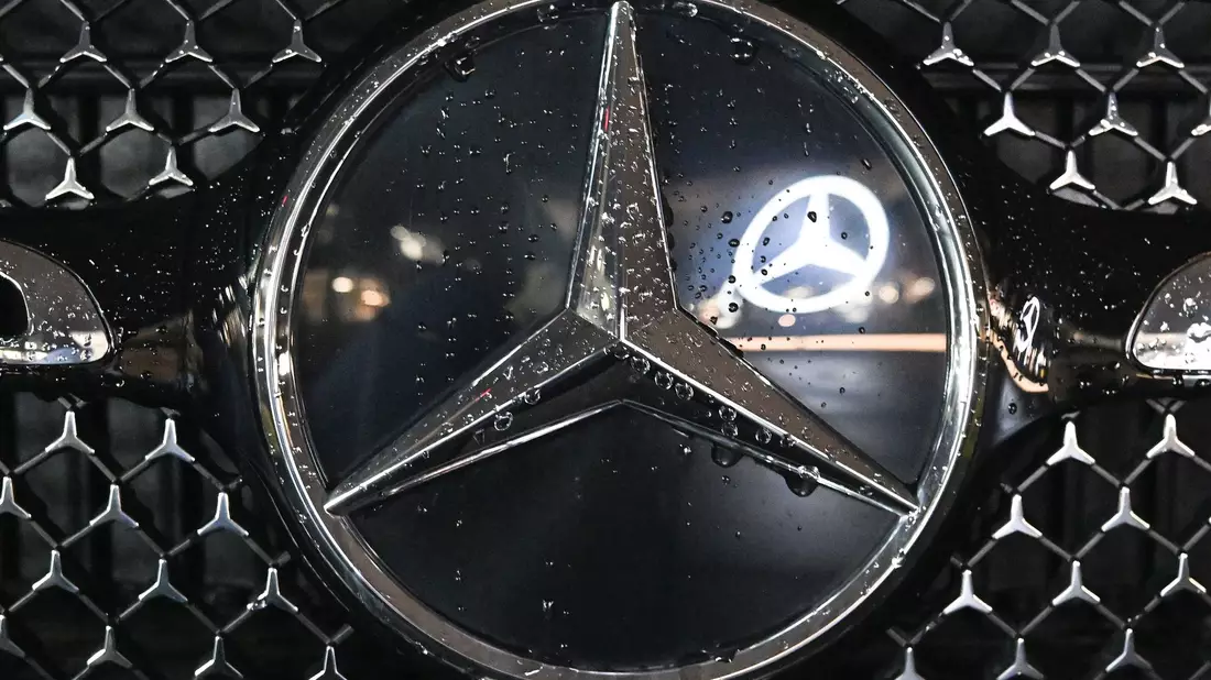 Mercedes-Benz: Zölle, Wechselkurse und China belasten das Geschäft. - Bild: Bernd Weißbrod/dpa