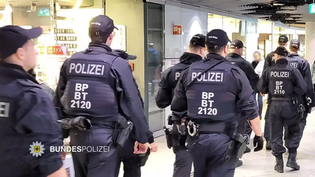 Bundespolizeidirektion München: Bundespolizei anlässlich 62. MSC im Einsatz // Bundespolizei verstärkt unterwegs - Bild: presseportal.de