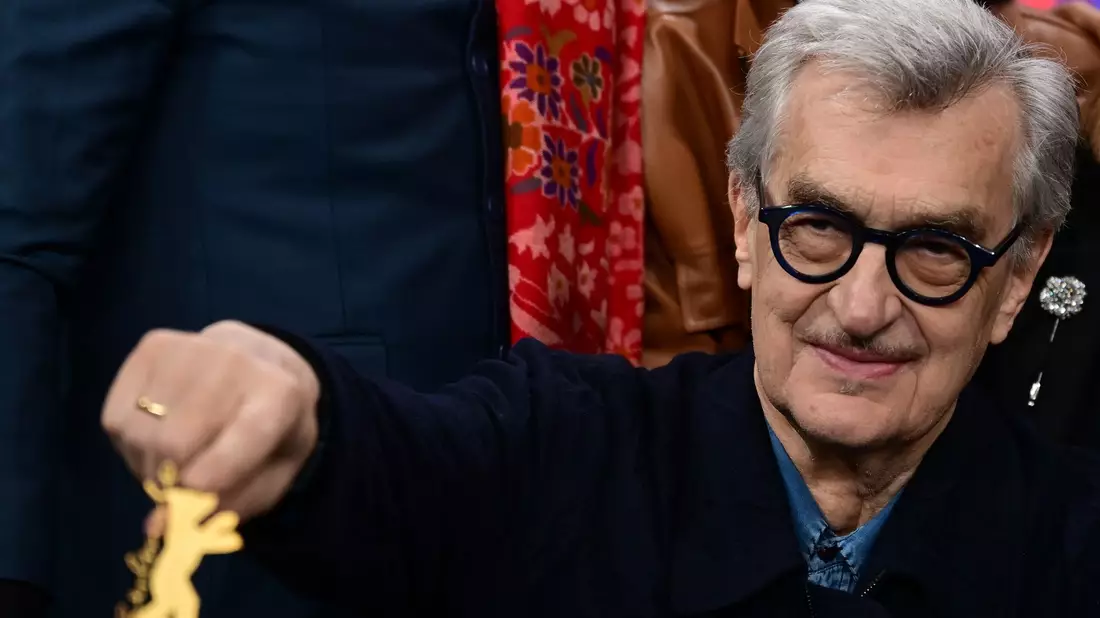 Wenders sieht das Kino als Gegenpol zur Politik. - Bild: Sebastian Christoph Gollnow/dpa