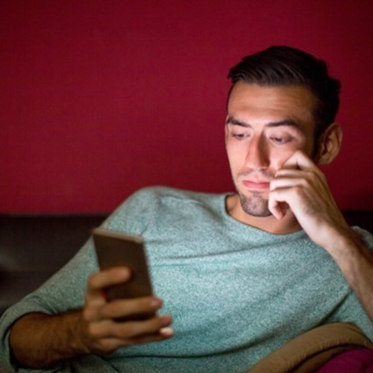 Phänomen Doomscrolling - Foto: @freepik.com/katemangostar 