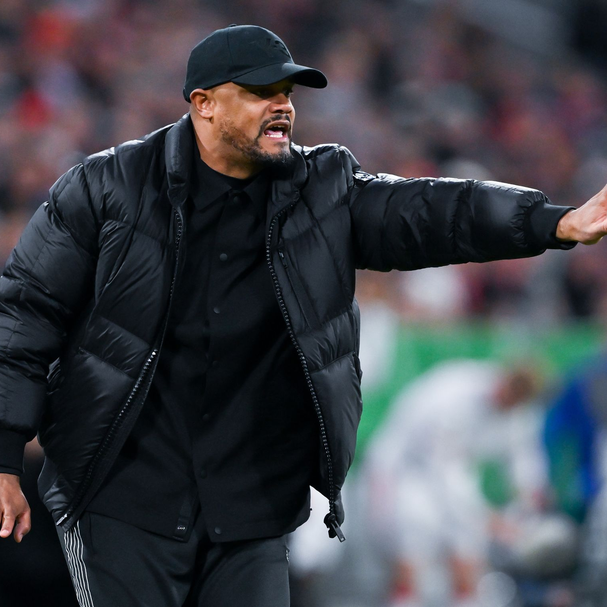 Der nächste Münchner Triple-Coach? Vincent Kompany in Aktion am Spielfeldrand. - Foto: Sven Hoppe/dpa