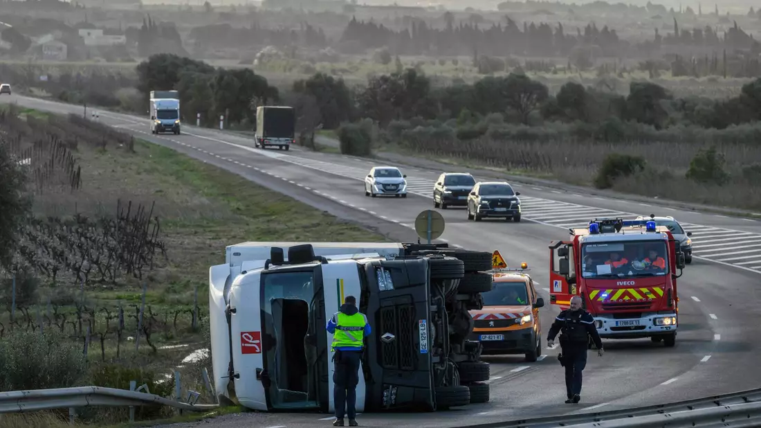In Frankreich gab es durch den Sturm «Nils» einen Toten.  - Bild: Ed Jones/AFP/dpa