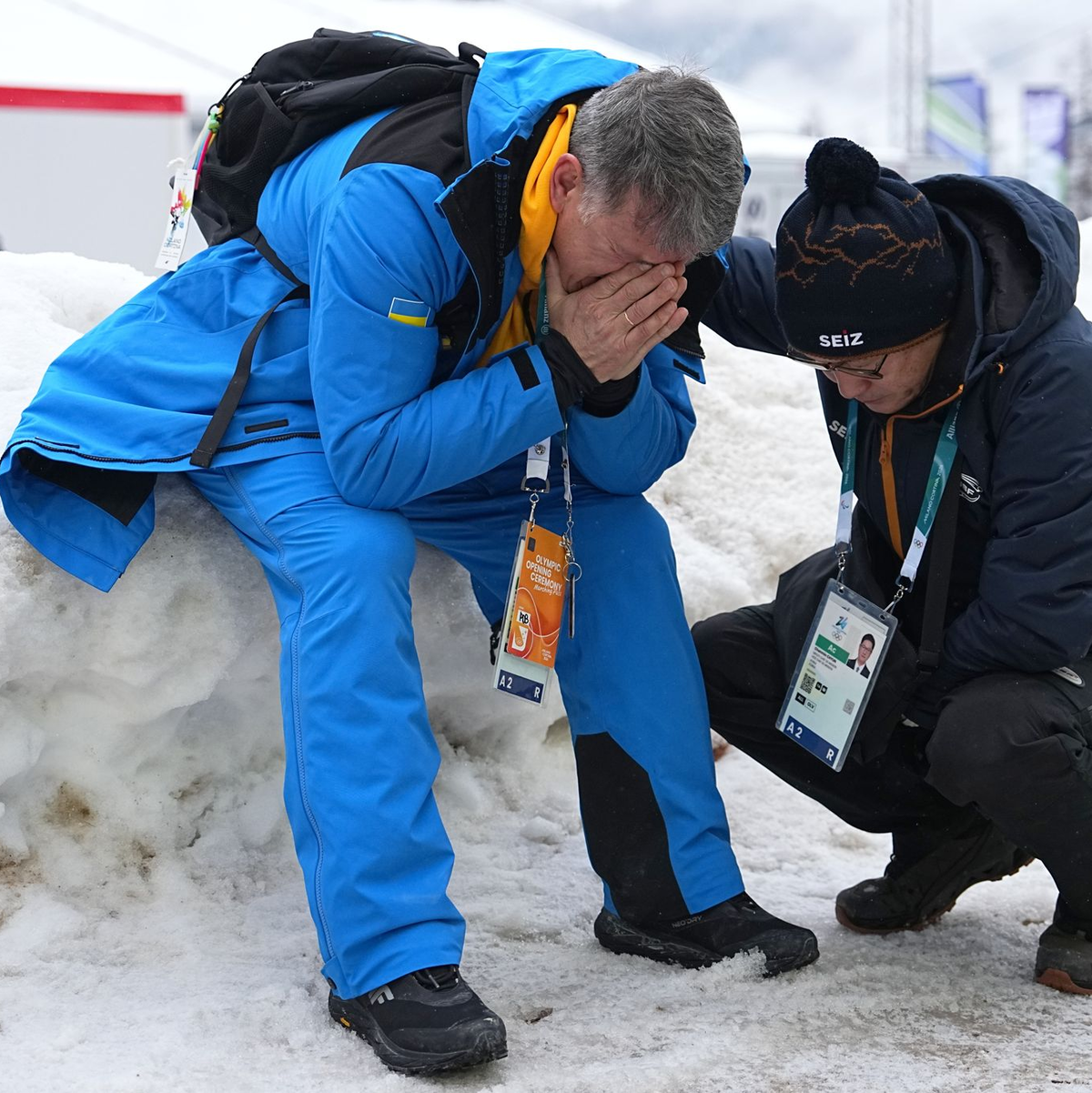 Vater Mychajlo Heraskewytsch (l) zeigte sich über den Ausschluss seines Sohnes erschüttert. - Foto: Fatima Shbair/AP/dpa
