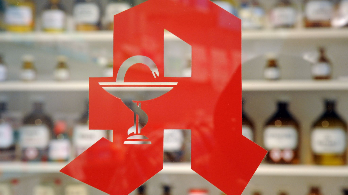 Darf dm apothekenpflichtige Medikamente online verkaufen. (Foto Illustration) - Foto: Uli Deck/dpa