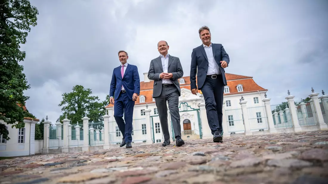 Das Kabinett der Ampel-Koalition nutzte das Schloss für Klausurtagungen. (Archivbild)  - Bild: Michael Kappeler/dpa