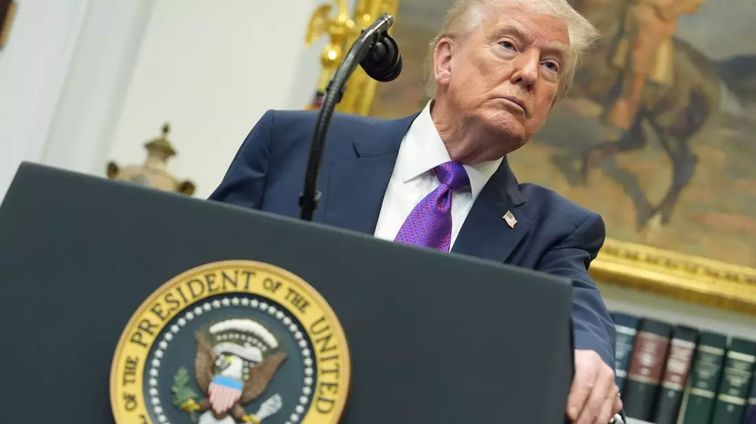 Unter Trump soll Schluss mit früheren Einschätzungen zu Treibhausgasen sein.  - Bild: Evan Vucci/AP/dpa