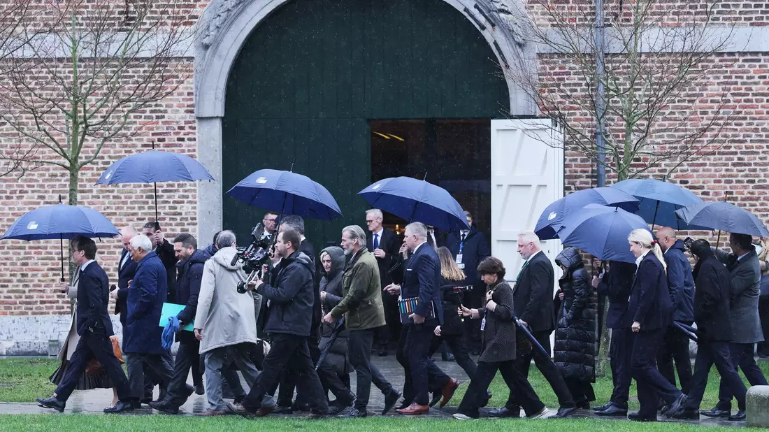 Die Spitzenpolitiker treffen sich auf einem Wasserschloss im flämischen Teil Belgiens. - Bild: Omar Havana/AP/dpa