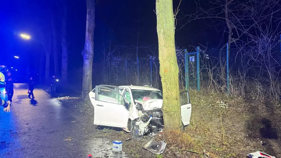 FW-GE: Schwerer Verkehrsunfall in Gelsenkirchen Buer - Bild: presseportal.de