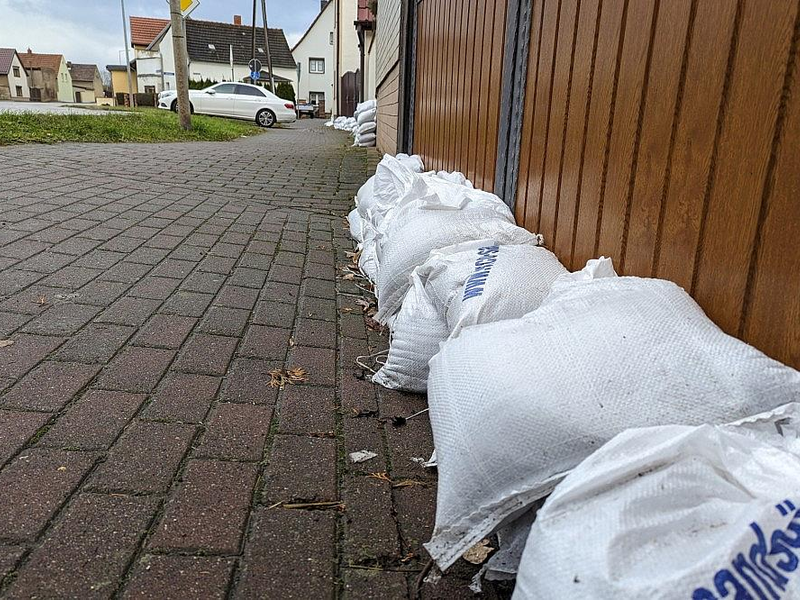 Sandsäcke zum Hochwasserschutz (Archiv) - Foto: via dts Nachrichtenagentur