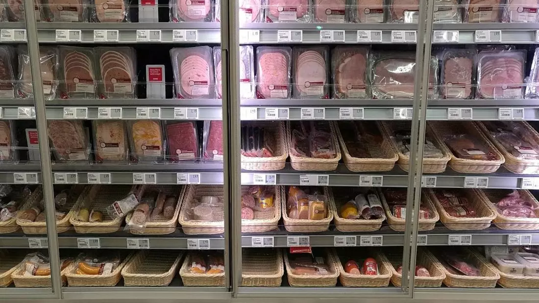 Fleisch und Wurst im Supermarkt (Archiv) - Bild: via dts Nachrichtenagentur