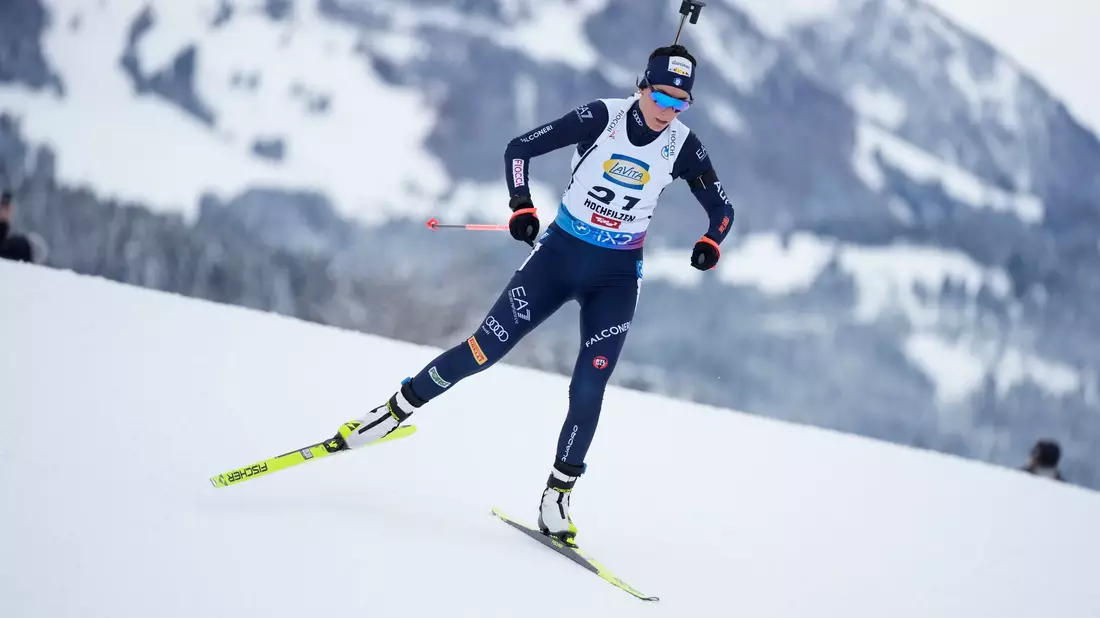 Die italienische Biathletin Rebecca Passler darf nun doch bei Olympia starten. (Archivbild) - Bild: Matthias Schrader/AP/dpa