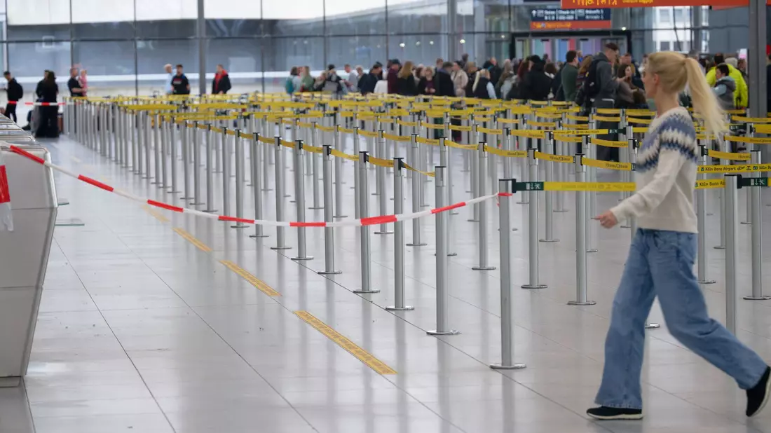 Der Betrieb am Flughafen Köln/Bonn war zeitweilig gestört. - Bild: Henning Kaiser/dpa