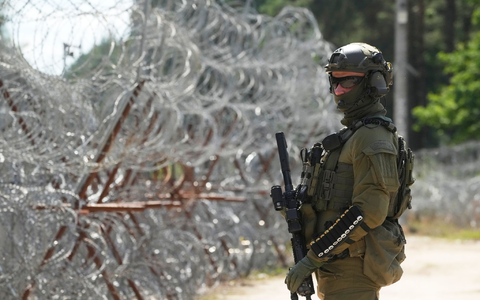 Schmuggel-Ballons haben die streng bewachte Grenze zwischen Belarus und Polen überflogen. (Archivbild) - Foto: Czarek Sokolowski/AP/dpa