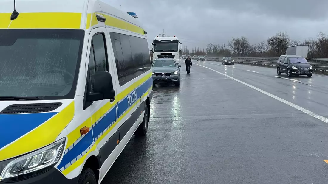 POL-PB: #LEBEN: LKW-Kontrollen im Kreis Paderborn - Bild: presseportal.de