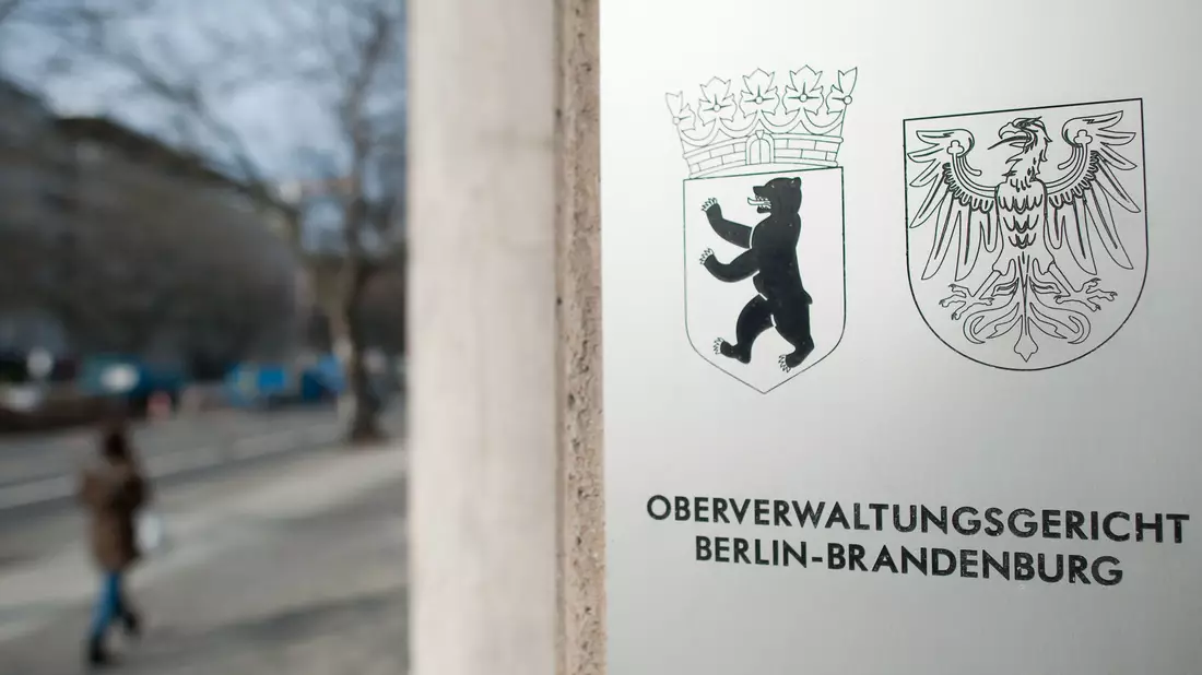 Nach einer Entscheidung des OVG Berlin-Brandenburg steht einem Mitarbeiter eines AfD-Abgeordneten kein eigener Parlamentsausweis zu. (Sxmbolbild) - Bild: Klaus-Dietmar Gabbert/dpa