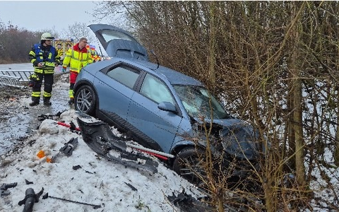 POL-KI: 260213.1 Kreis Plön: Verkehrsunfall auf der B76 Höhe Bösdorf - Führerschein beschlagnahmt - Foto: presseportal.de