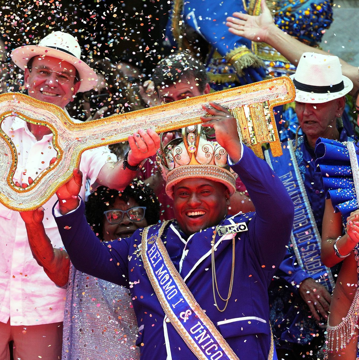 Der weltberühmte Karneval in Brasiliens Millionenmetropole Rio de Janeiro ist offiziell eröffnet. - Foto: Silvia Izquierdo/AP/dpa