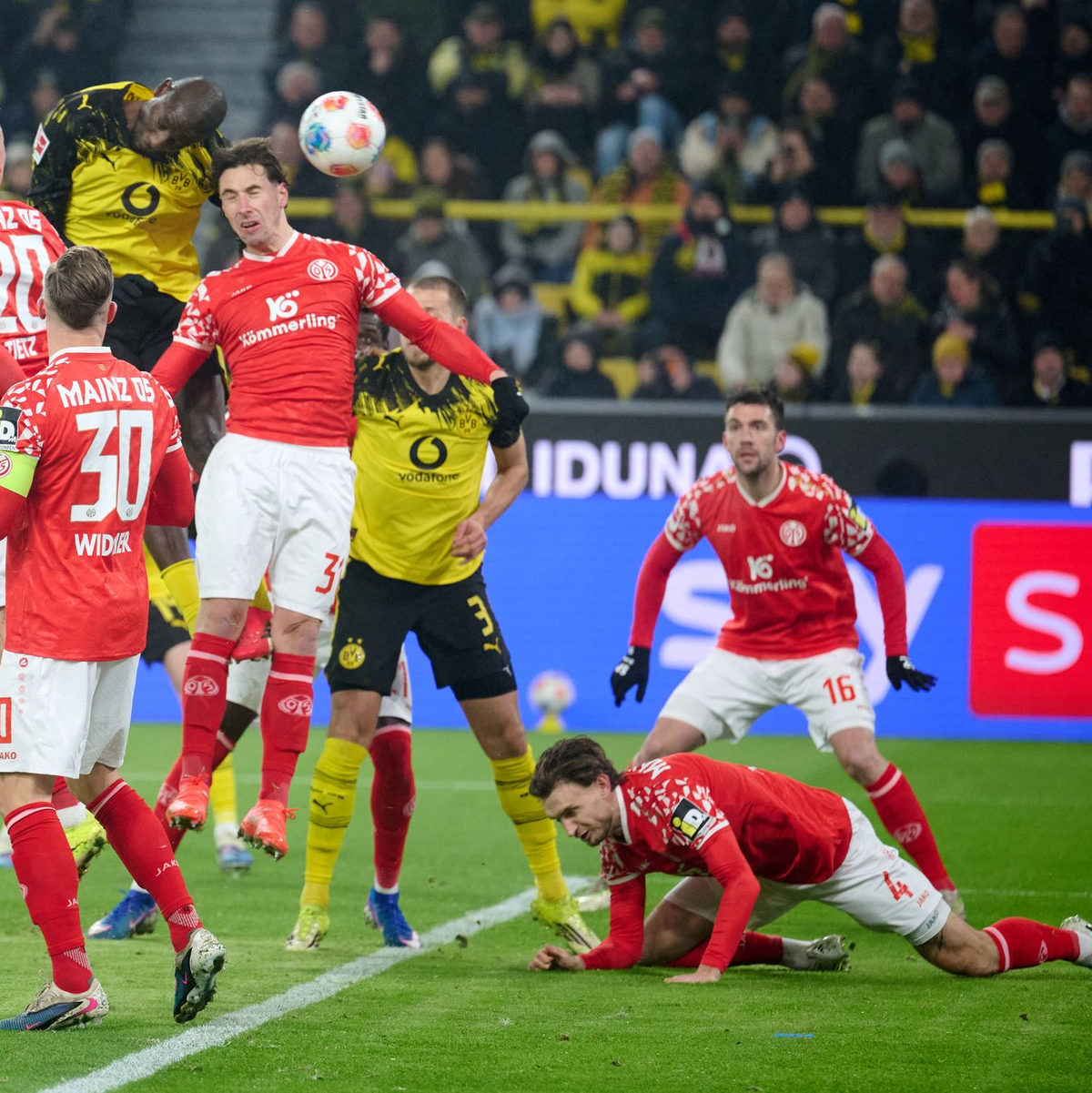 Dortmunds Serhou Guirassy trifft zum 1:0.  - Foto: Bernd Thissen/dpa