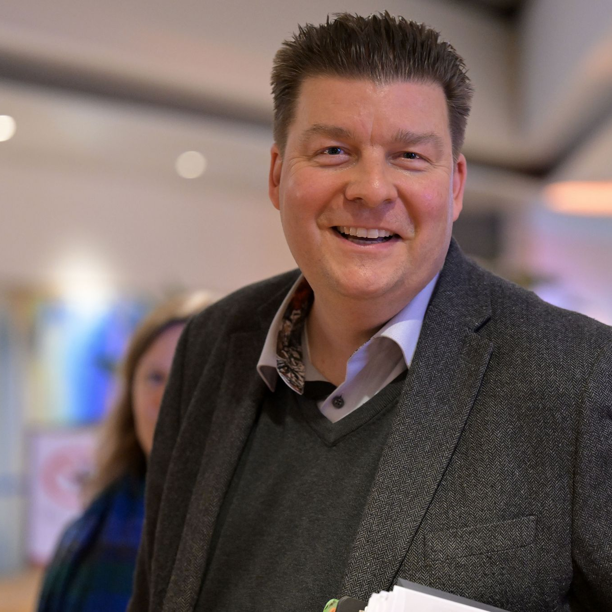 Der Hamburger Finanzsenator Andreas Dressel gibt seinen Länderkollegen ebenfalls Zwischenstände. - Foto: Michael Bahlo/dpa