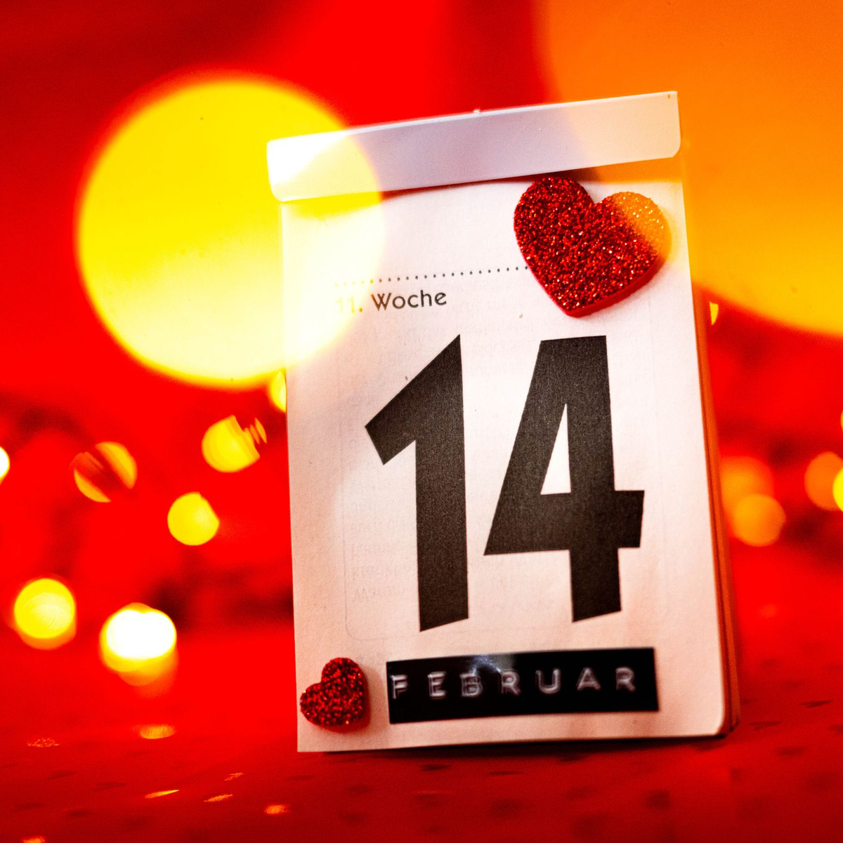Hochkonjunktur für rote Herzen: der Valentinstag. (Archivbild) - Foto: Sina Schuldt/dpa