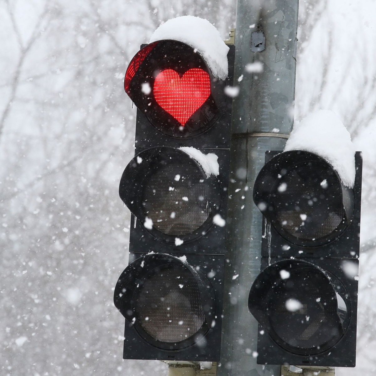 Augen auf beim Herzgebrauch - auch an der Ampel. (Archivbild) - Foto: Bodo Schackow/dpa-Zentralbild/dpa