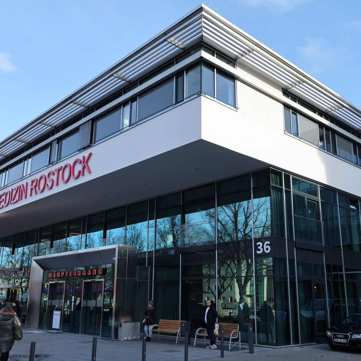 Für Mitarbeiter an ostdeutschen Unikliniken gibt es Verbesserungen. (Archivbild) - Foto: Bernd Wüstneck/dpa