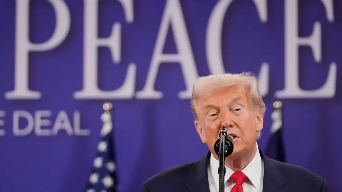 Italien will nun als Beobachter am Friedensrat von US-Präsident Donald Trump teilnehmen. (Archivbild) - Bild: Mark Schiefelbein/AP/dpa
