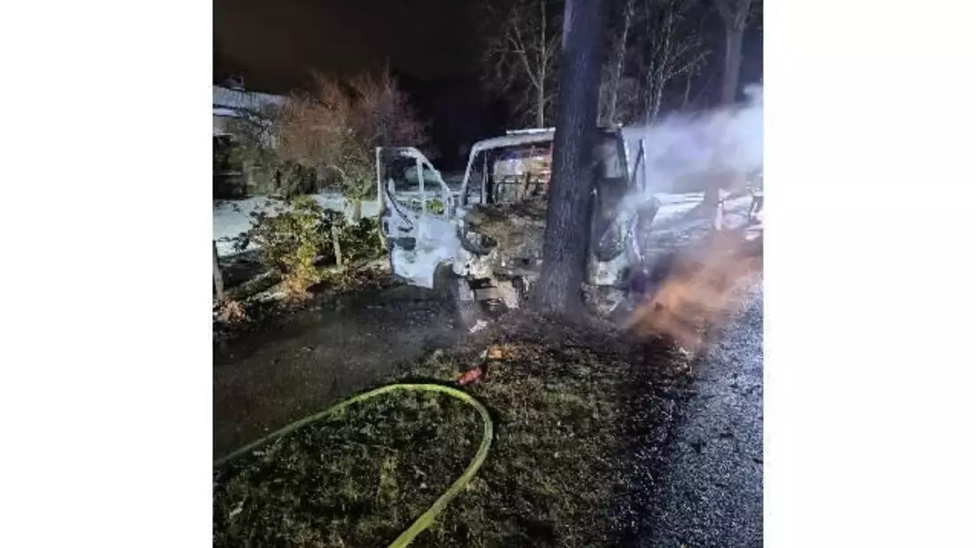 POL-CUX: Verkehrsunfall unter Alkoholeinfluss - Fahrzeug gerät in Brand - Bild: presseportal.de