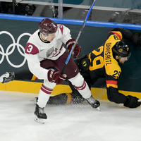 Reinfall für Leon Draisaitl und Co.: Gegen Lettland setzt es die erste Niederlage bei Olympia.  - Foto: Peter Kneffel/dpa