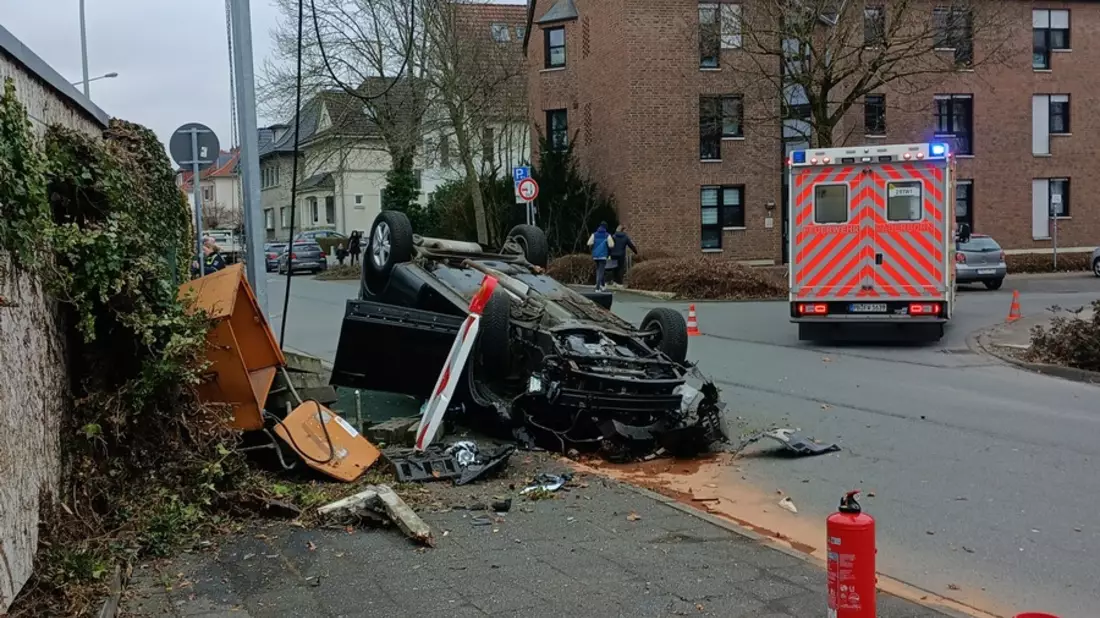FW Paderborn: Verkehrsunfall Penzlinger Straße - Bild: presseportal.de