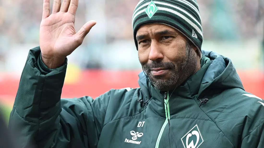 Heimpremiere im Weserstadion: Der neue Werder-Trainer Daniel Thioune. - Bild: Carmen Jaspersen/dpa