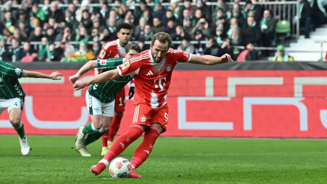 Harry Kane trifft per Foulelfmeter zum 0:1. - Bild: Carmen Jaspersen/dpa