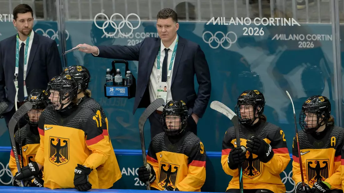 Deutschlands Eishockey-Frauen sind im Olympia-Viertelfinale ausgeschieden - Bild: Peter Kneffel/dpa