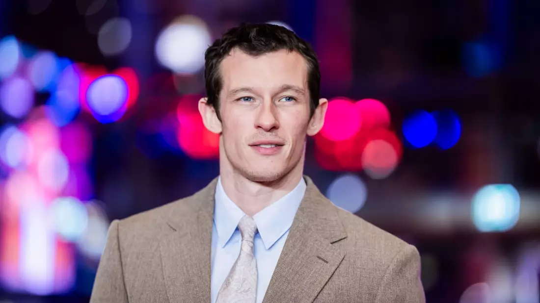 Verlobt mit Dua Lipa: Schauspieler Callum Turner. - Bild: Christoph Soeder/dpa
