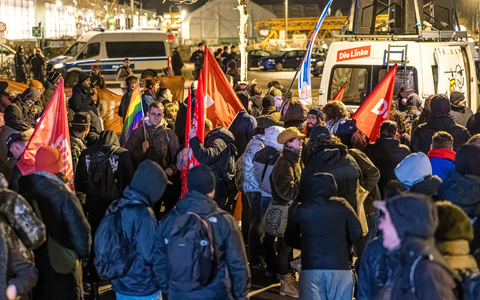 Mitte Januar gingen Menschen in Cottbus gegen rechts motivierte Gewalt auf die Straße. (Archivfoto) - Foto: Frank Hammerschmidt/dpa