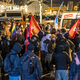 Mitte Januar gingen Menschen in Cottbus gegen rechts motivierte Gewalt auf die Straße. (Archivfoto) - Foto: Frank Hammerschmidt/dpa