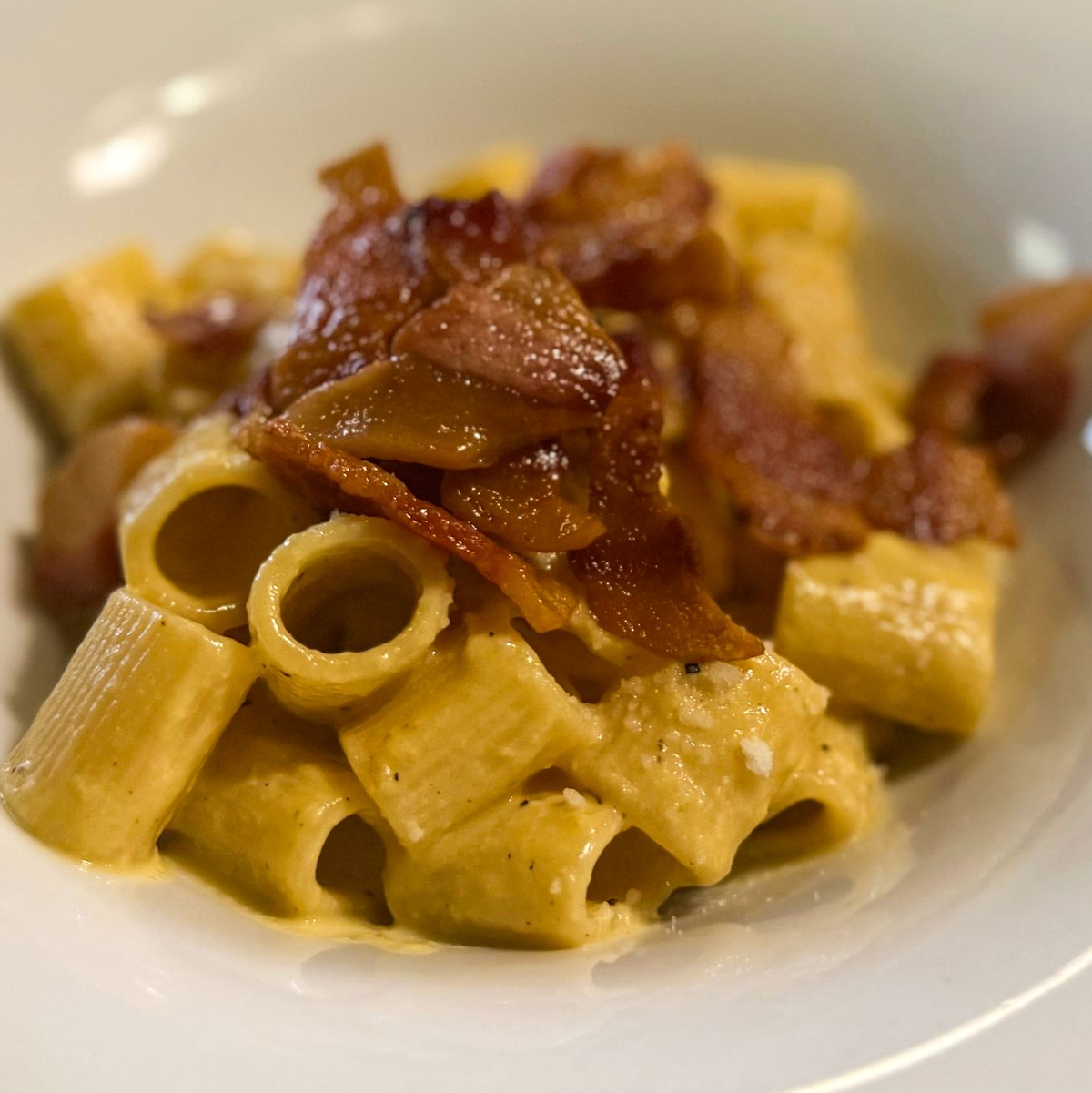 Die Carbonara: Immer schon italienisch oder eingeführt aus den USA? - Foto: Christoph Sator/dpa