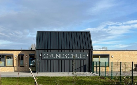 IM-MV: Landesregierung hat seit 2016 rund 880 Millionen Euro fĂŒr Schulbau bereitgestellt - Foto: presseportal.de IM-MV: Landesregierung hat seit 2016 rund 880 Millionen Euro fĂŒr Schulbau bereitgestellt - Foto: presseportal.de