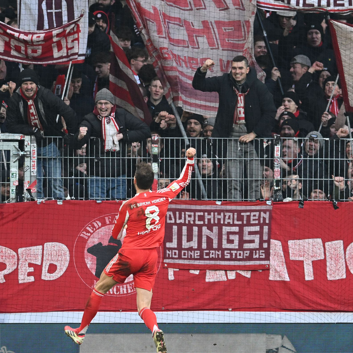 Leon Goretzka jubelt über sein Tor in Bremen. - Foto: Carmen Jaspersen/dpa