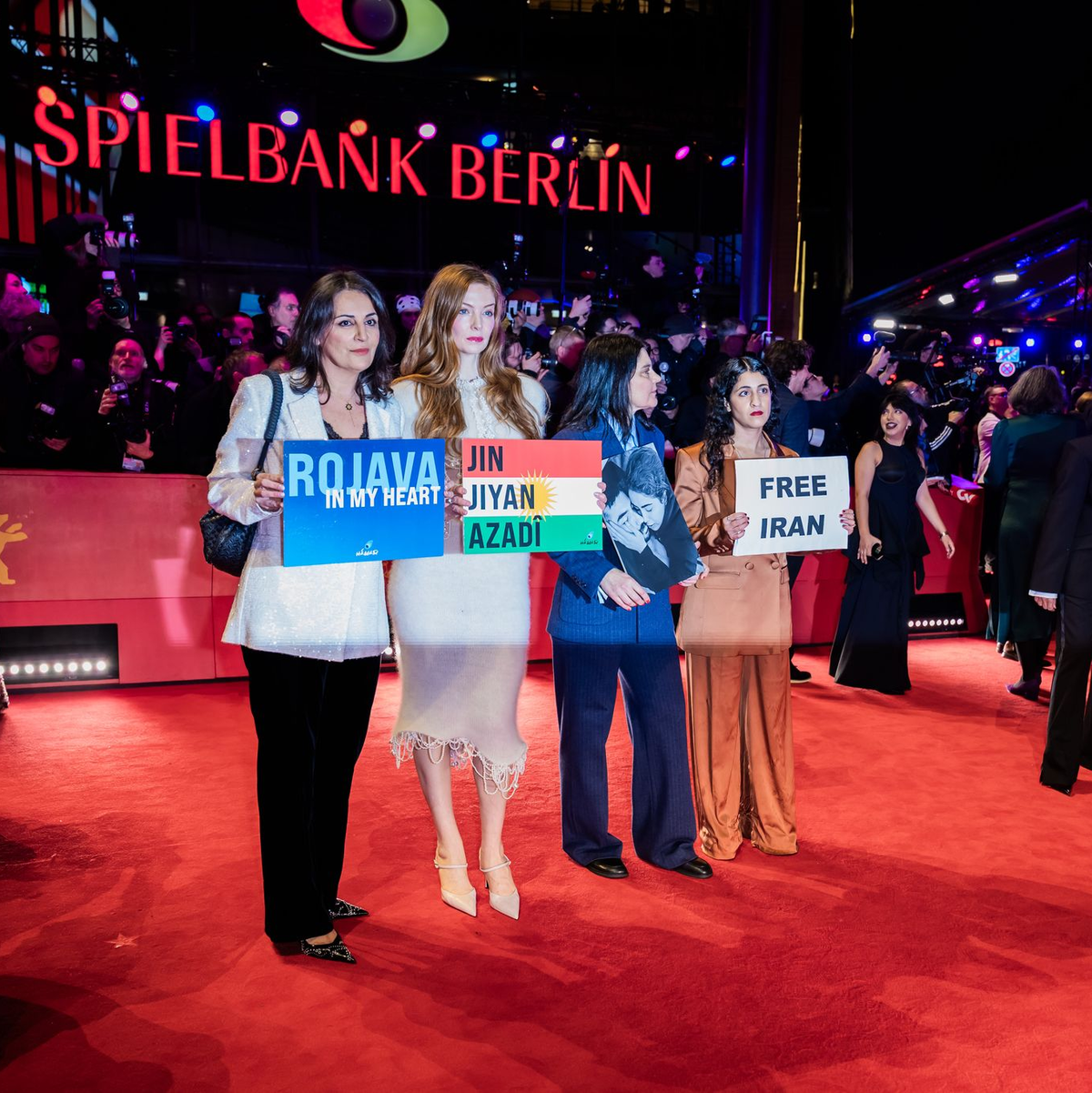 Die Berlinale gilt als ausgesprochen politisches Filmfestival - einige Filmschaffende nutzten die Eröffnung für ein politisches Statement. (Archivbild) - Foto: Christoph Soeder/dpa