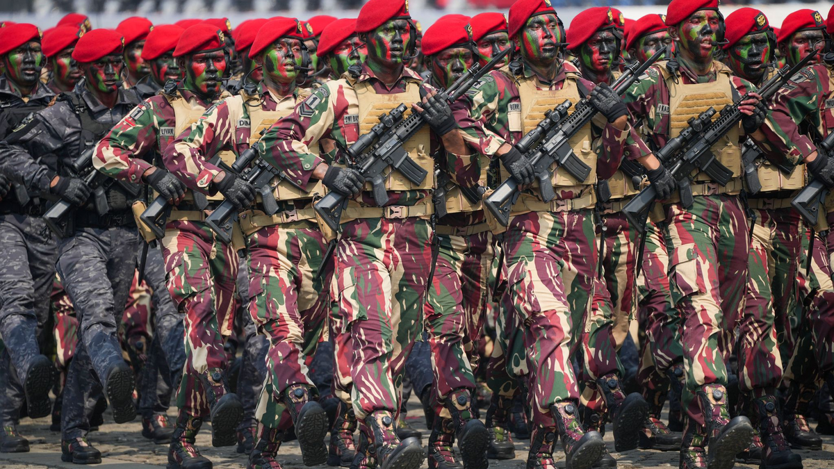Indonesien zeigt sich bereit, tausende Soldaten nach Gaza zu entsenden - für humanitäre Hilfe und Wiederaufbau des zerstörten Küstenstreifens. (Archivbild) - Foto: Tatan Syuflana/AP/dpa