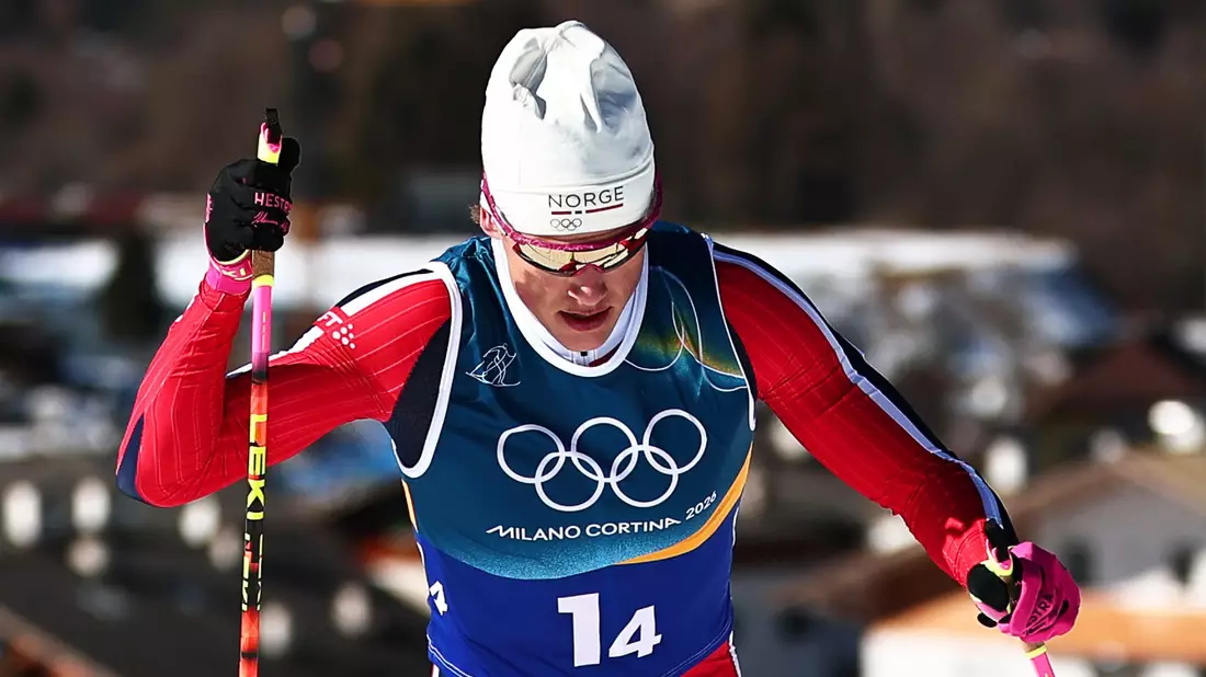 Johannes Hoesflot Klaebo prägt die Winterspiele in Italien. - Bild: Daniel Karmann/dpa