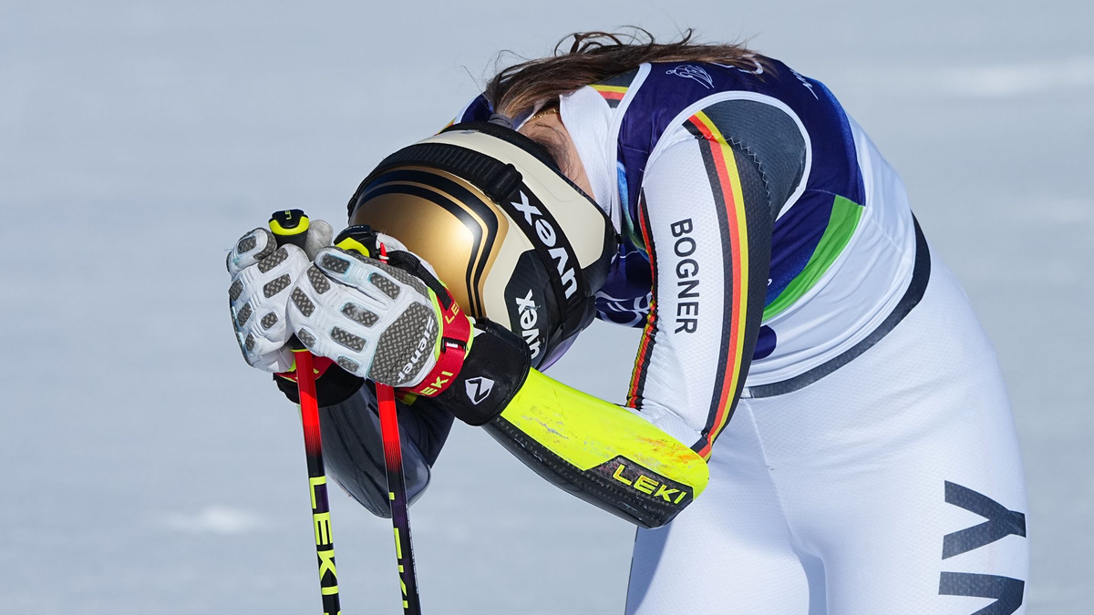 Medaille knapp verpasst: Lena Dürr fällt im zweiten Lauf bei Olympia noch zurück. - Foto: Michael Kappeler/dpa