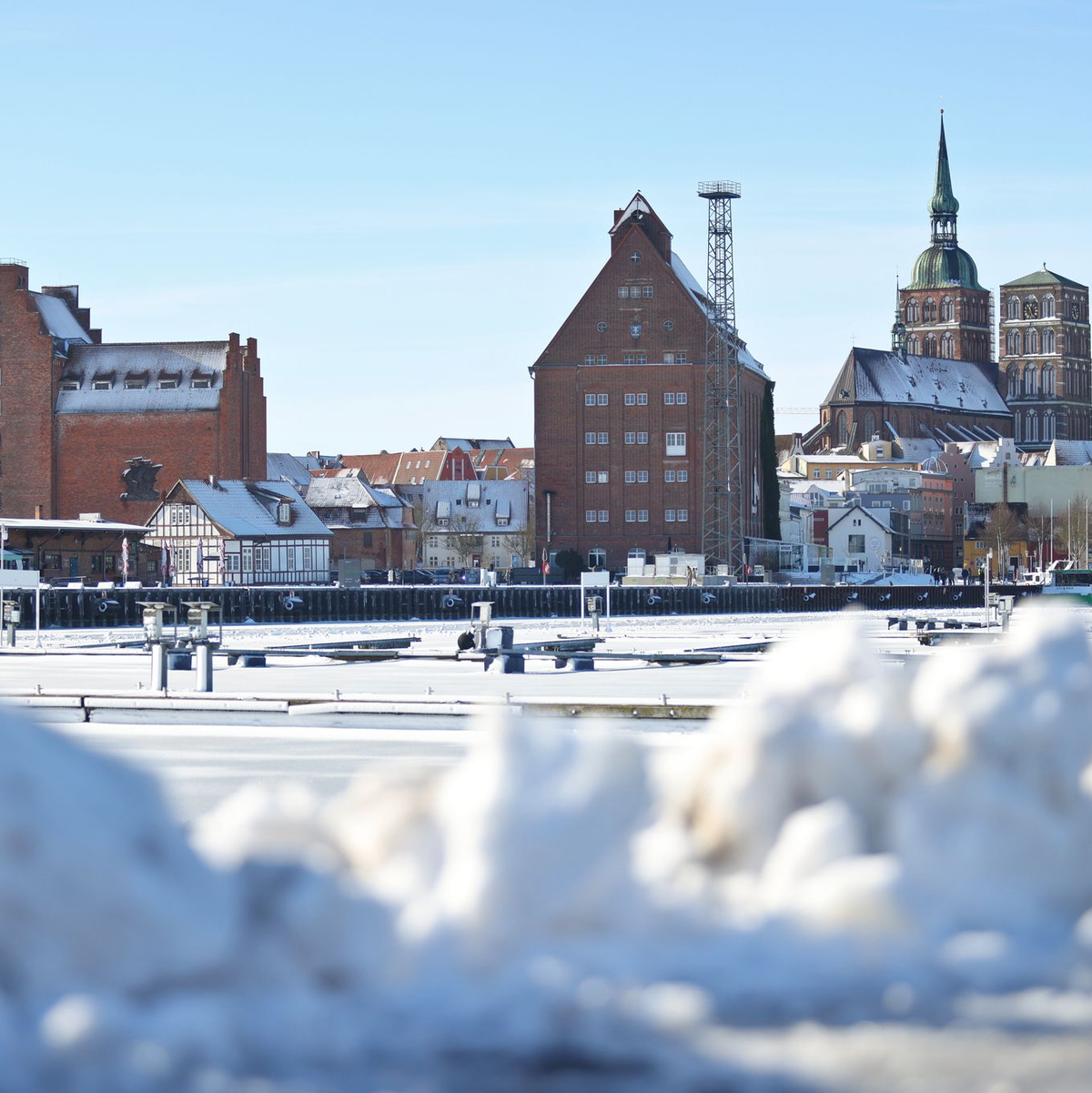 Im Nordosten bleibt es frostig. - Foto: Danny Gohlke/dpa