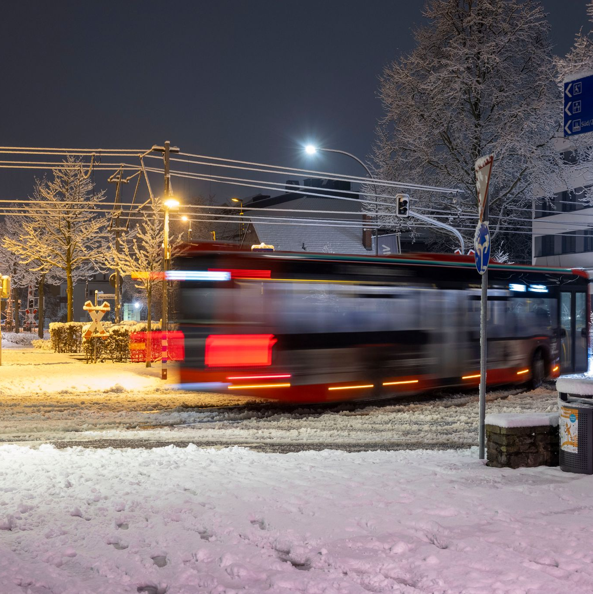  In der Nacht auf Rosenmontag kam in Hessen der Schnee zurück. - Foto: Helmut Fricke/dpa