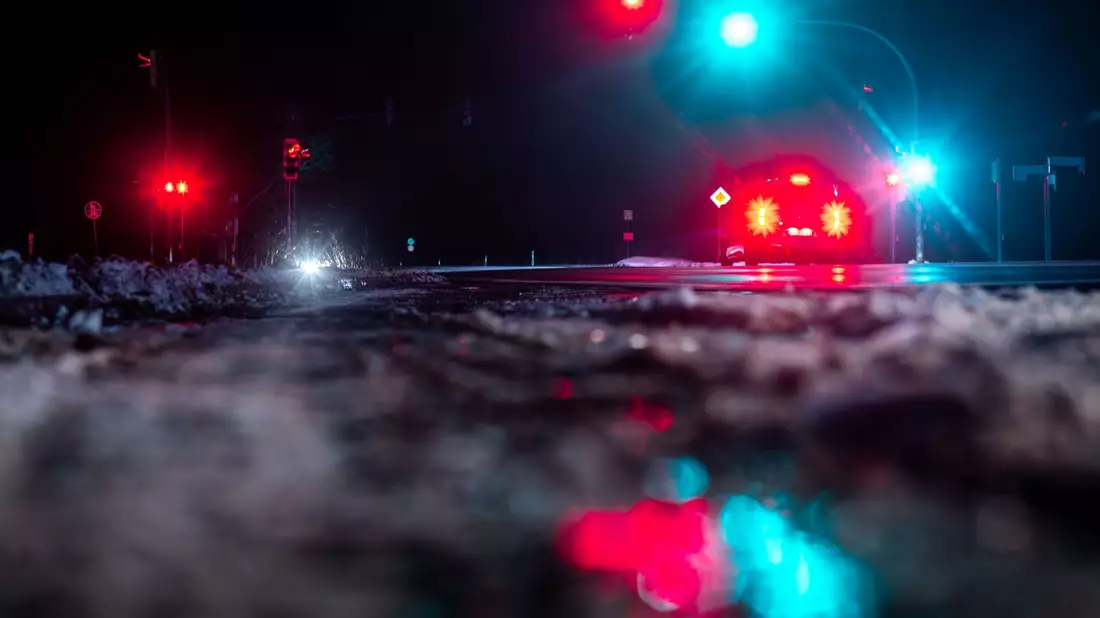 Die Woche startet in Norddeutschland mit Dauerfrost, leichtem Schneefall und teilweise glatten Straßen. - Bild: Jens Büttner/dpa