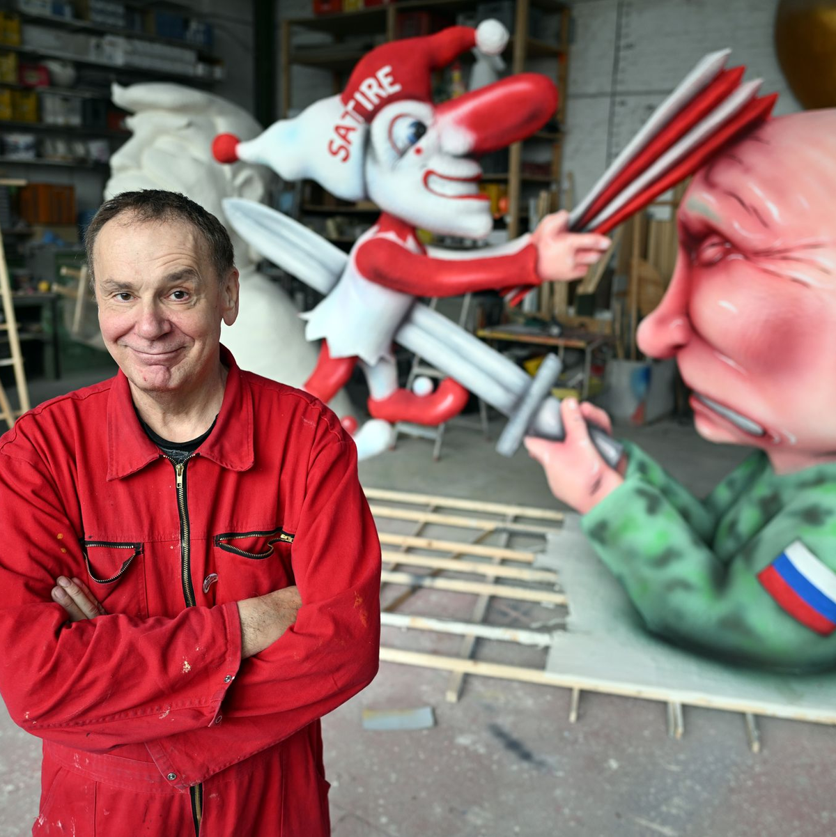 Mit Blick auf die juristische Verfolgung Tillys in Moskau wurden die Wagen mit Spannung erwartet. - Foto: Federico Gambarini/dpa