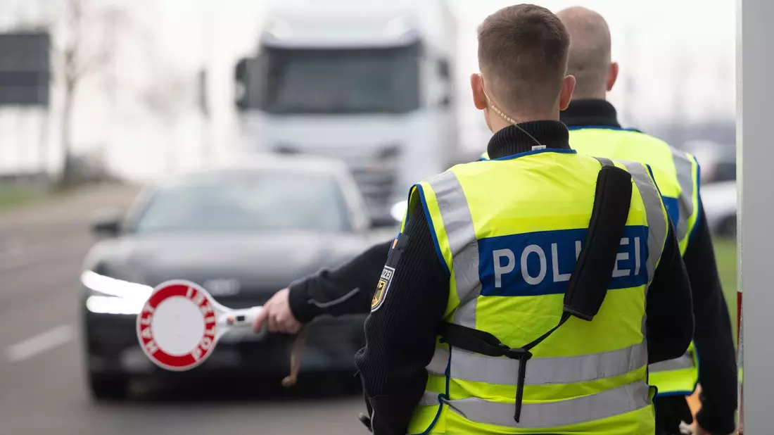 Auch an der Grenze zu Frankreich gibt es stationäre Kontrollen der Bundespolizei. (Symbolbild) - Bild: Marijan Murat/dpa